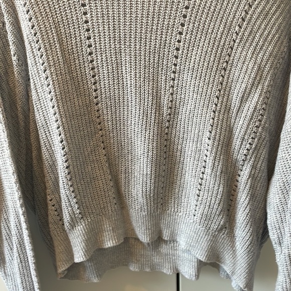 GARAGE flowy detailed sweater 🍂 - Picture 7 of 13